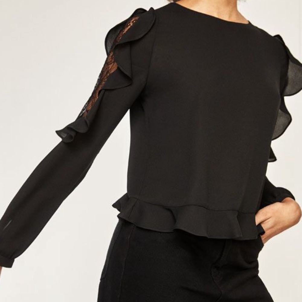 NWT Zara Ruffle and Lace Sleeve Top with F…